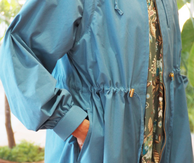 ウエストドローコードでシルエット変化。