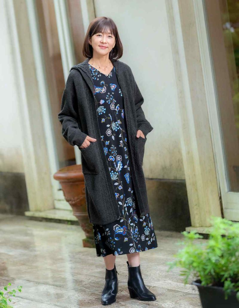 上質メリノウールケーブル編みカーディガン