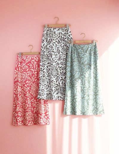 スリット入ロングスカート