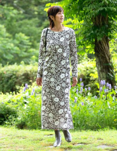 スリット入ロングスカート